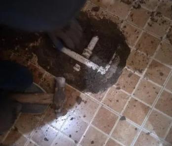 青山卫生间漏水维修公司为您分享下卫生间渗水如何处理及注意事项