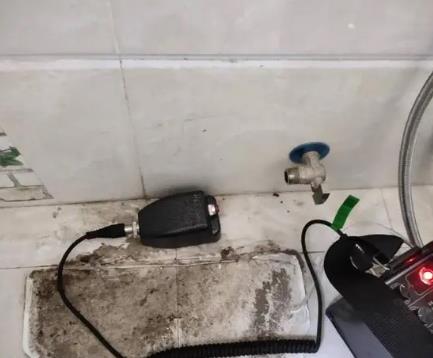 青山屋顶漏水维修公司分享下卫生间漏水的危害及解决方法